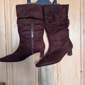 Chic Brown Suede Heeled Boots